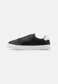 Vendre-Réclame Pier One UNISEX - Baskets basses sneakers rond