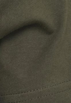 Pier One 5 PACK - T-shirt basique Prix Avantageux t-shirts col rond homme -Promos Pier One Boutique 02221329db7d47b3a7b6668c5e8ade29