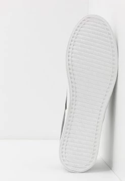 Pier One Prix Aimable UNISEX - Baskets basses baskets & sneakers rond homme 14 Pier One Prix Aimable UNISEX - Baskets basses baskets & sneakers rond homme -Promos Pier One Boutique 030b21b0cbba4f6997d98a56959370b2