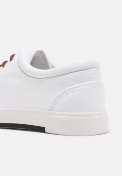 Prix Malin Pier One UNISEX - Baskets basses sneakers rond 13 Prix Malin Pier One UNISEX - Baskets basses sneakers rond -Promos Pier One Boutique 03e1a3867be94801963a4480dafb545d