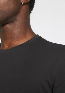 Prix Gelé Pier One 3 PACK - T-shirt basique t-shirts col rond homme -Promos Pier One Boutique 04cd6e61680f434c97b57d78f55241fd