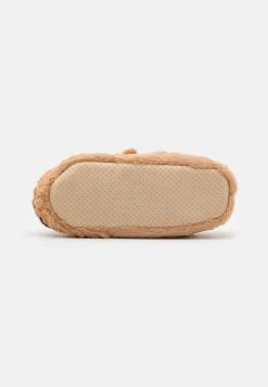 Pier One Chaussons Marchandise de première qualité rond homme 12 Pier One Chaussons Marchandise de première qualité rond homme -Promos Pier One Boutique 076583b7e5c1463c9627e13b067a396f