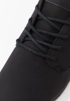 En Remise Pier One UNISEX - Baskets basses baskets & sneakers rond -Promos Pier One Boutique 08f610f9b2654a25b4dd998d3408f213