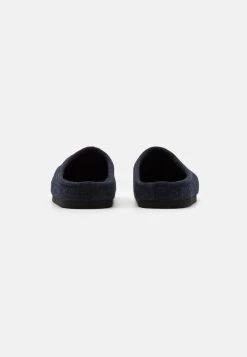 Pier One Bonne Qualité UNISEX - Chaussons rond homme -Promos Pier One Boutique 0d4c6e439482428c8d895132ada8d69b