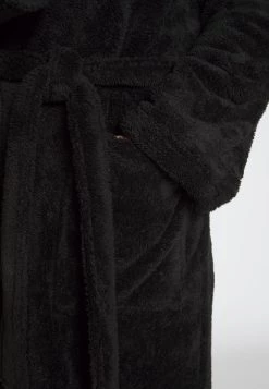 Prix Exclusifs Pier One Peignoir sous-vêtements & chaussettes capuche homme 17 Prix Exclusifs Pier One Peignoir sous-vêtements & chaussettes capuche homme -Promos Pier One Boutique 0f1fe571c84049c9b7ec50f28f894b6f