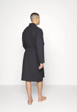 Prix Malin Pier One Peignoir sous-vêtements & chaussettes col châle homme 11 Prix Malin Pier One Peignoir sous-vêtements & chaussettes col châle homme -Promos Pier One Boutique 1090721d9e184eb1b7ef5af2d0a1dea1