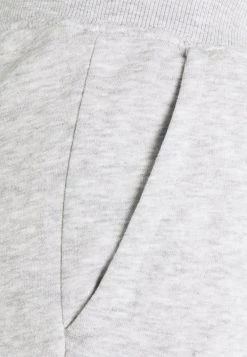 Réduction Pier One 2 PACK - Pantalon de survêtement pantalons normale homme -Promos Pier One Boutique 12c6ccaf8ea149bba803c59763b574d0