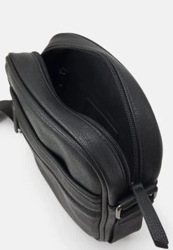 Pier One Prix d’Amis Sac bandoulière sacs compartiment pour téléphone portable homme -Promos Pier One Boutique 15d625c4844645738e31e4db9faa3e28