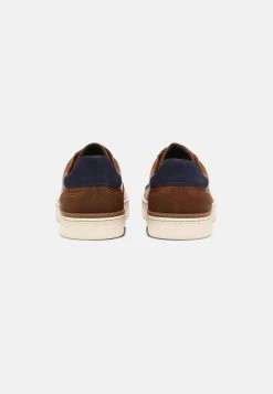 Pier One Pas Cher Baskets basses sneakers rond homme -Promos Pier One Boutique 15dd484bcc6e4ae8b8510f7c8f1b9808