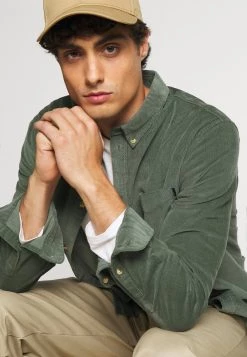 Prix Affortable Pier One CORDUROY SHIRT - Chemise chemises col à boutons homme 11 Prix Affortable Pier One CORDUROY SHIRT - Chemise chemises col à boutons homme -Promos Pier One Boutique 1699f99e740145ec9134a1b487900aff