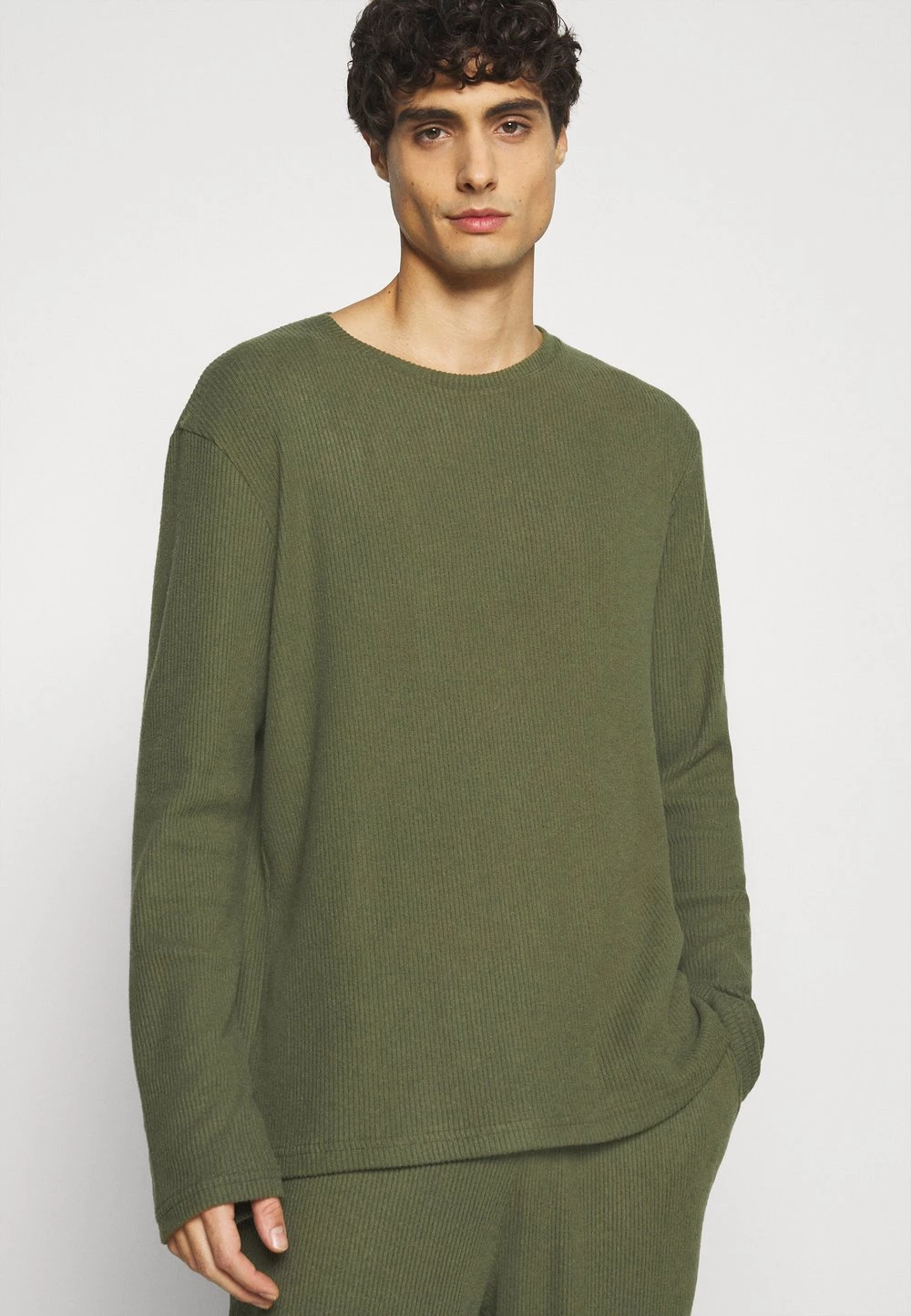 Prix Cassé Pier One RIBBED LOUNGE TOP - Haut de pyjama pyjamas col rond homme 6 Prix Cassé Pier One RIBBED LOUNGE TOP - Haut de pyjama pyjamas col rond homme – Image 4