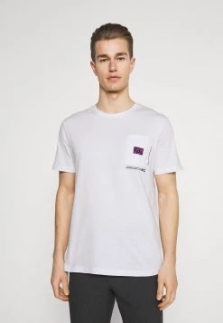 Pier One Prix Réduit CHEST POCKET TEE - T-shirt imprimé t-shirts col rond homme -Promos Pier One Boutique 1a9c250745d0432baadbd1c289abb10f