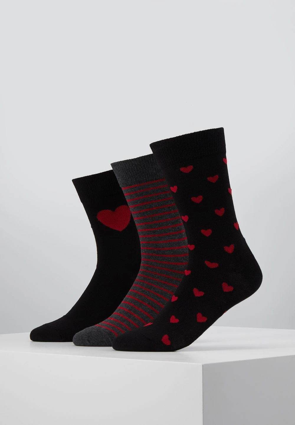 Pier One excellente qualité VALENTINES 3 PACK - Chaussettes sous-vêtements rayures homme 3 Pier One excellente qualité VALENTINES 3 PACK - Chaussettes sous-vêtements rayures homme