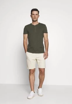 Pier One Prix Gelé T-shirt basique t-shirts col tunisien homme -Promos Pier One Boutique 1b33e0f1a8c64674aa7f4d4cc41e67ee