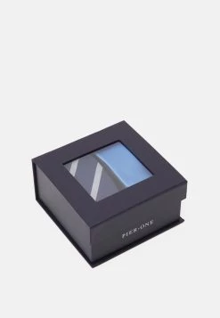 Rabais Pier One 2 PACK - Cravate cravates et accessoires de costume homme homme 11 Rabais Pier One 2 PACK - Cravate cravates et accessoires de costume homme homme -Promos Pier One Boutique 1f769731f15f4d229c237a2af8940388