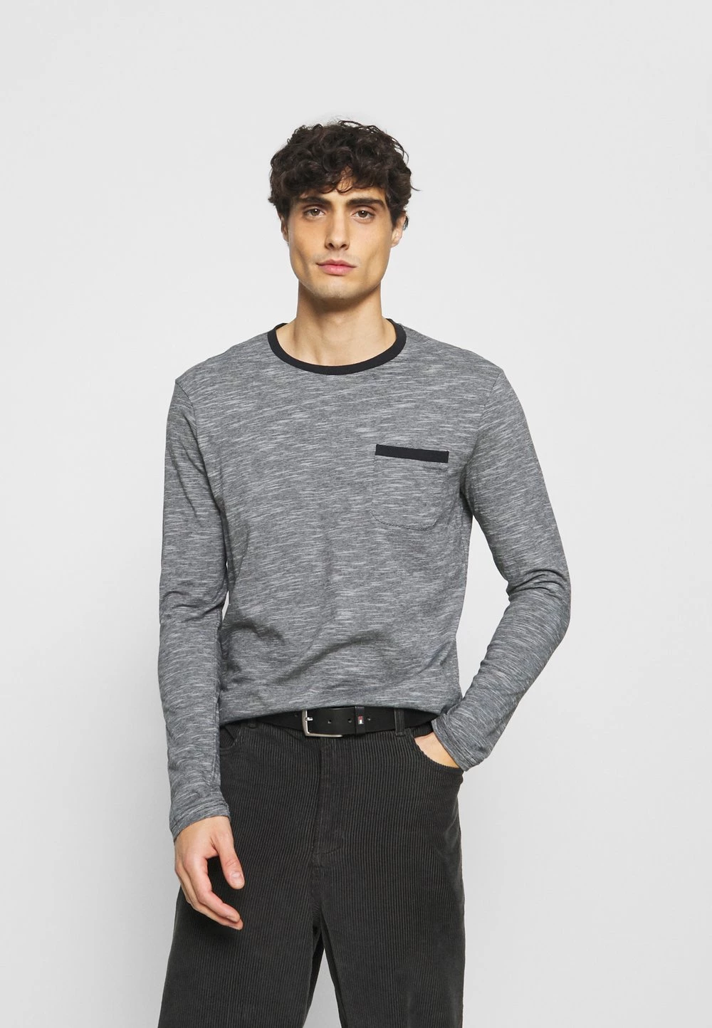 Prix Incroyables Pier One T-shirt à manches longues t-shirts col rond homme 3 Prix Incroyables Pier One T-shirt à manches longues t-shirts col rond homme