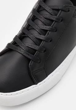 Vendre-Réclame Pier One UNISEX - Baskets basses sneakers rond -Promos Pier One Boutique 2195e1d5e6dc47a2a7c800a0da7bcd71