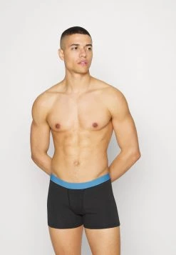 Pier One 12 PACK - Shorty Meilleure qualité sous-vêtements & chaussettes normale homme -Promos Pier One Boutique 22a2d97d028f4bd19f3427800342e633