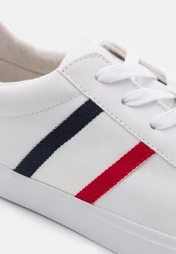 Pier One UNISEX - Baskets basses Première Qualité baskets & sneakers rond -Promos Pier One Boutique 22a7f9375cf647a88ee53c6ee605b389