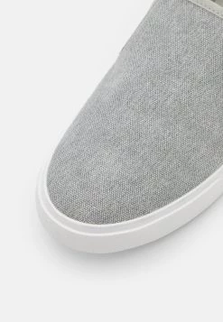 Pier One Prix Équitable UNISEX - Baskets basses mocassins et loafers rond 15 Pier One Prix Équitable UNISEX - Baskets basses mocassins et loafers rond -Promos Pier One Boutique 255b6f20f0604a38a54d284b099c477d