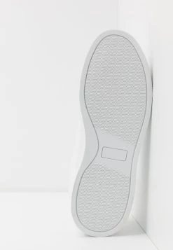 Pier One Bas Prix Baskets basses baskets & sneakers rond homme -Promos Pier One Boutique 27e6652acf82490fb8d00ada2cd72528