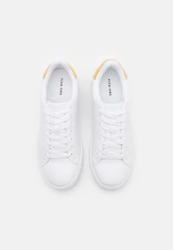 Pier One UNISEX - Baskets basses Faible Prix baskets & sneakers rond -Promos Pier One Boutique 28184df6b3d14e82806c33345f906ac4