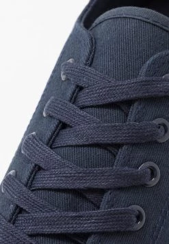 Prix Dégriffé Pier One UNISEX - Baskets basses baskets & sneakers rond 16 Prix Dégriffé Pier One UNISEX - Baskets basses baskets & sneakers rond -Promos Pier One Boutique 29bdaa7fb6e345809a80b727a4ee6b40