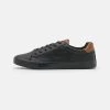 Pier One Pas Cher Baskets basses sneakers rond homme -Promos Pier One Boutique 2b09812dd86b4f7588632b63fc7b4ed9