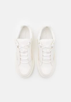 Pier One Baskets basses Bas Prix sneakers rond homme 11 Pier One Baskets basses Bas Prix sneakers rond homme -Promos Pier One Boutique 2c91764f4ac14ce3aa2601594068add7