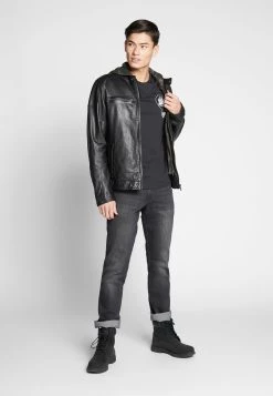 Prix Imbattable Pier One T-shirt imprimé t-shirts col rond homme -Promos Pier One Boutique 2df98a148ef04f62a0e1f4df753c91b2