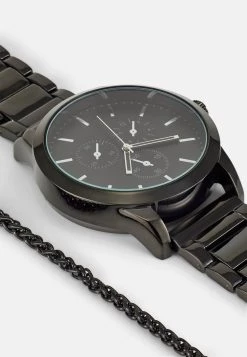 Promos Pier One SET - Montre montres et bijoux couleur unie homme -Promos Pier One Boutique 2ea23fcfe5f14aa4b6f30efe77ae2e02