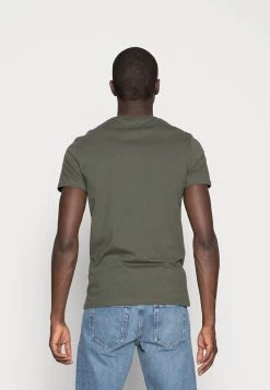 Prix Préférentiel Pier One 3 PACK - T-shirt basique t-shirts col rond homme 21 Prix Préférentiel Pier One 3 PACK - T-shirt basique t-shirts col rond homme -Promos Pier One Boutique 302b28ae9cfb4ba48ebdbc5d108d4998