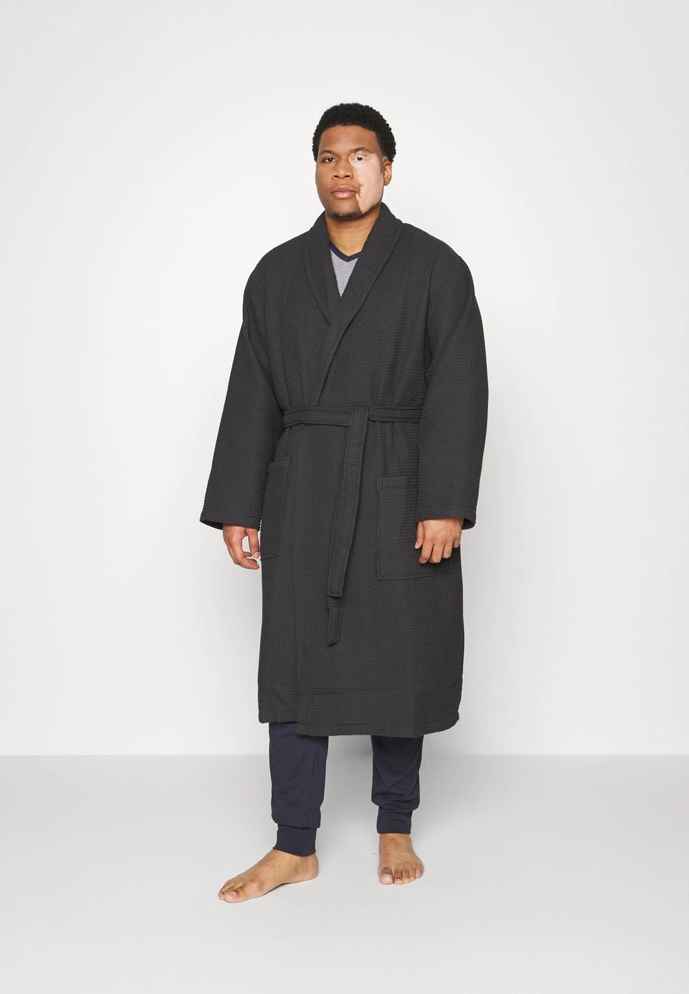 Pier One Réduction Peignoir sous-vêtements & chaussettes col châle homme 3 Pier One Réduction Peignoir sous-vêtements & chaussettes col châle homme