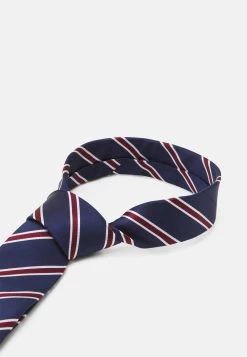 Promos Pier One SET - Cravate pochettes de costume rayures homme -Promos Pier One Boutique 351bc92d26974a3f83c162c44a4de806