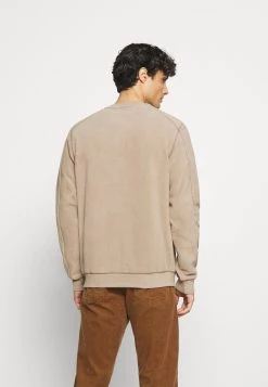 En Remise Pier One Sweat polaire pulls et gilets col rond homme -Promos Pier One Boutique 35a4966daa50417d98a7ec285a87d1e9