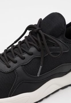 Prix Favorable Pier One UNISEX - Baskets basses baskets & sneakers rond -Promos Pier One Boutique 36cbe66cb08a40fbabcf0b96746d0e15