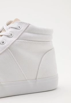 Pier One UNISEX - Baskets montantes Prix Gelé sneakers rond 13 Pier One UNISEX - Baskets montantes Prix Gelé sneakers rond -Promos Pier One Boutique 389361dc22ec412d8d8cbba08c051569