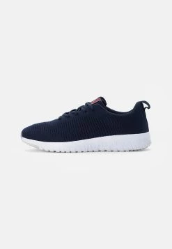 Pier One Baskets basses Prix Refroidis sneakers rond homme -Promos Pier One Boutique 38b8eb3226dd40ec89e3497e8f255e98 1