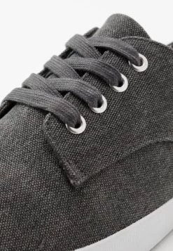 Pier One Prix Aimable UNISEX - Baskets basses baskets & sneakers rond homme 15 Pier One Prix Aimable UNISEX - Baskets basses baskets & sneakers rond homme -Promos Pier One Boutique 39bb67d6997249cfb2b9704e90a9d404