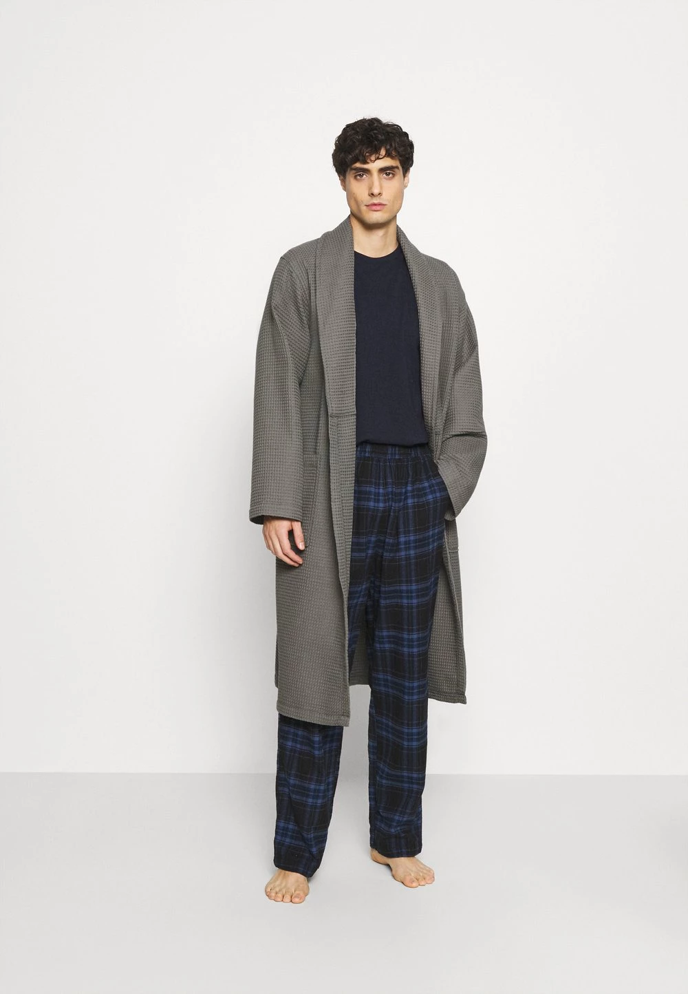 Pier One Discount En Ligne Peignoir sous-vêtements & chaussettes col châle homme 4 Pier One Discount En Ligne Peignoir sous-vêtements & chaussettes col châle homme – Image 2