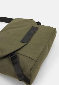 Pier One Prix Incroyables Sac bandoulière sacs compartiment pour téléphone portable homme 9 Pier One Prix Incroyables Sac bandoulière sacs compartiment pour téléphone portable homme -Promos Pier One Boutique 3c1824b932c94a56a72a64ab013674e7