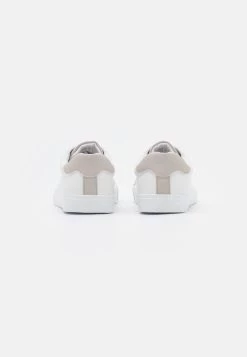 Pier One Prix Sympa Baskets basses baskets & sneakers rond unisex 10 Pier One Prix Sympa Baskets basses baskets & sneakers rond unisex -Promos Pier One Boutique 3e313e8ce56a423d877a9a77941723b2