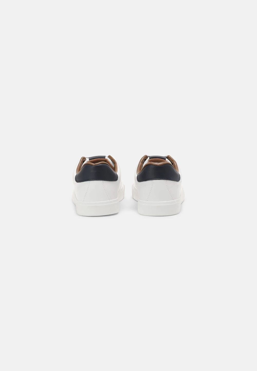 Prix Acceptable Pier One UNISEX - Baskets basses baskets & sneakers rond 5 Prix Acceptable Pier One UNISEX - Baskets basses baskets & sneakers rond – Image 3