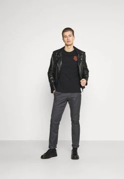 Pier One T-shirt imprimé Prix Bradés t-shirts col rond homme 10 Pier One T-shirt imprimé Prix Bradés t-shirts col rond homme -Promos Pier One Boutique 4072495c78654609b0d9ed8ddafdc5c0