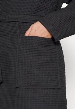 Prix Malin Pier One Peignoir sous-vêtements & chaussettes col châle homme 14 Prix Malin Pier One Peignoir sous-vêtements & chaussettes col châle homme -Promos Pier One Boutique 42a5d2091dfd465797c8a58861b35f2b