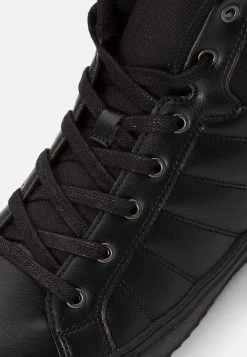 Pier One Baskets montantes Prix Sacrifiés baskets & sneakers rond unisex 13 Pier One Baskets montantes Prix Sacrifiés baskets & sneakers rond unisex -Promos Pier One Boutique 42d690cc6c4c4a6a93c2d9e319b71204