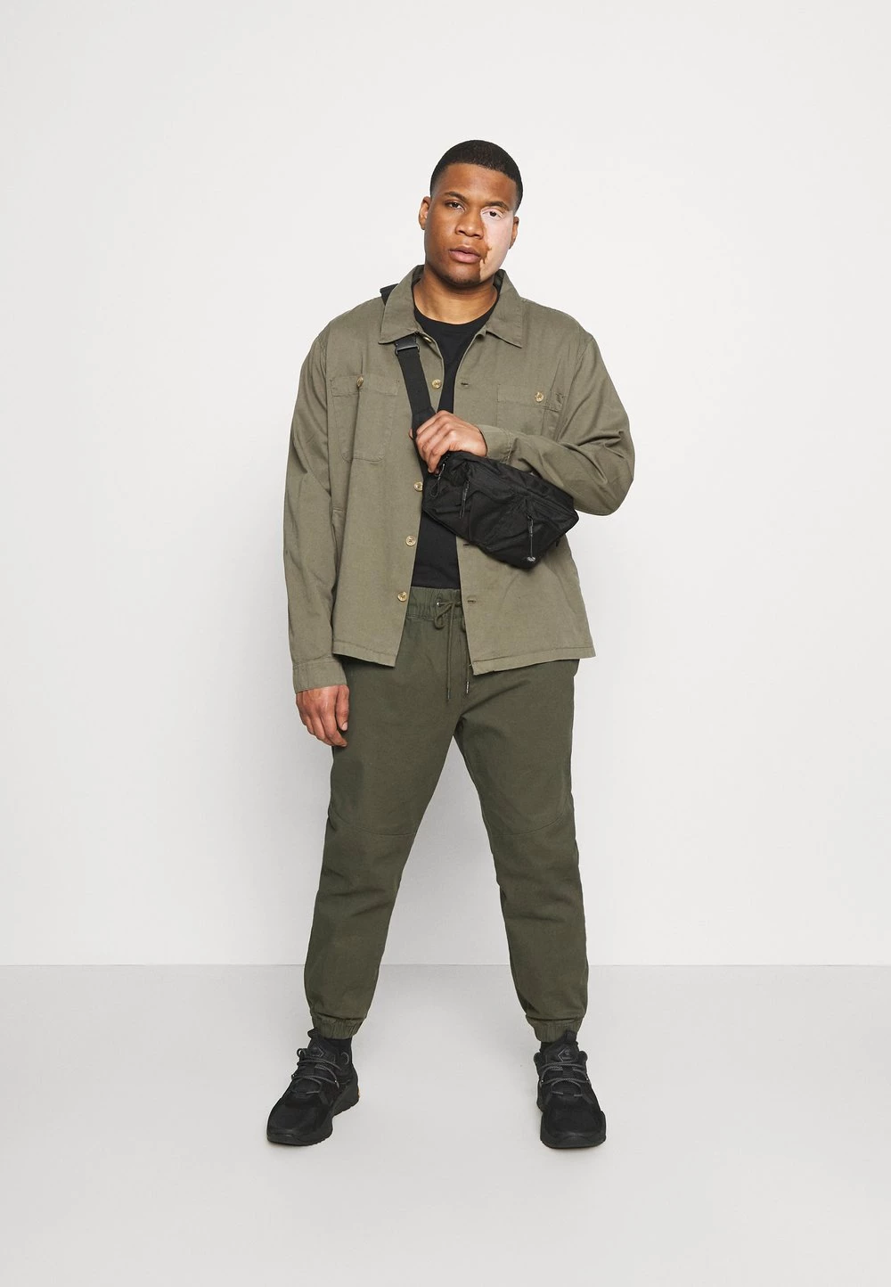 Prix Accessible Pier One 5 PACK - T-shirt basique t-shirts col rond homme 3 Prix Accessible Pier One 5 PACK - T-shirt basique t-shirts col rond homme