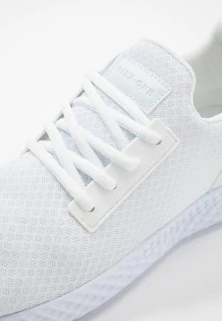 Pier One UNISEX - Baskets basses Prix Refroidis sneakers rond homme -Promos Pier One Boutique 456501cdb0a342e597dd360bdaa5fbfb