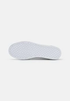 Pier One Prix Acceptable Baskets basses baskets & sneakers rond homme 15 Pier One Prix Acceptable Baskets basses baskets & sneakers rond homme -Promos Pier One Boutique 460ec2880e0649af9c41beb09909e803