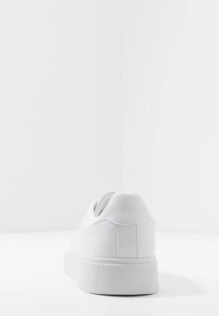 Pier One Bas Prix Baskets basses baskets & sneakers rond homme -Promos Pier One Boutique 48c43c61522a4c329c193ce3bf5d45ea